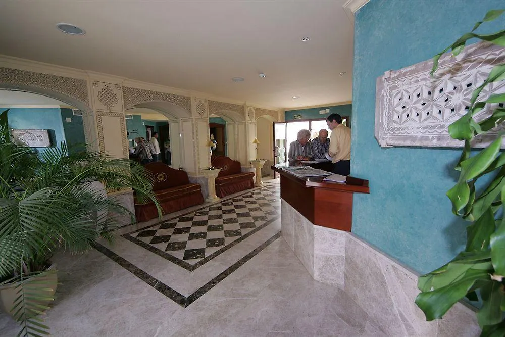 Toboso Apar - Turis Hotel Nerja 3*,
