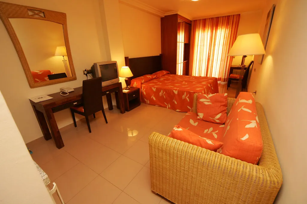 Toboso Apar - Turis Hotel Nerja