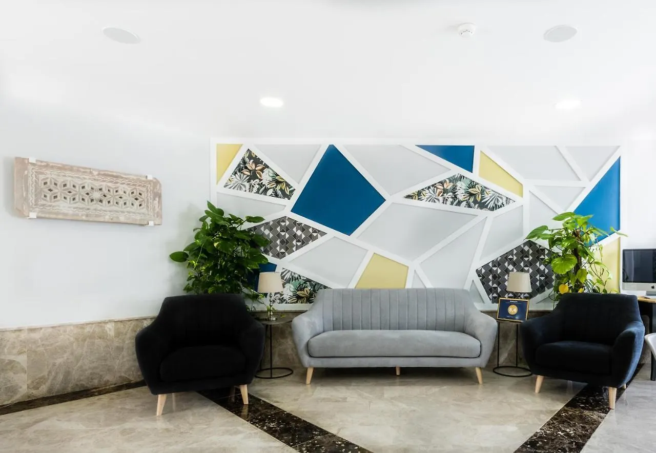 Toboso Apar - Turis Hotel Nerja