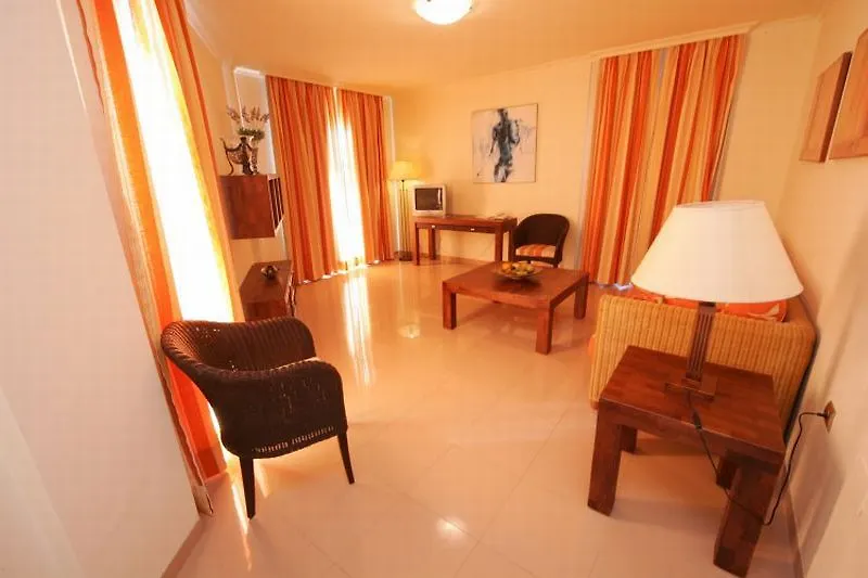 Toboso Apar - Turis Hotel Nerja 3*,