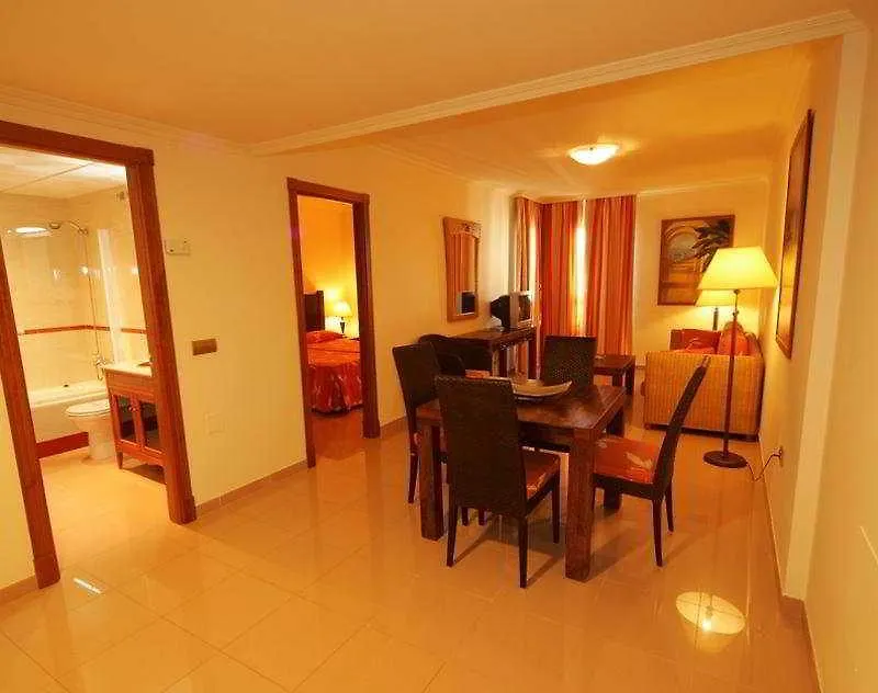 Toboso Apar - Turis Hotel Nerja