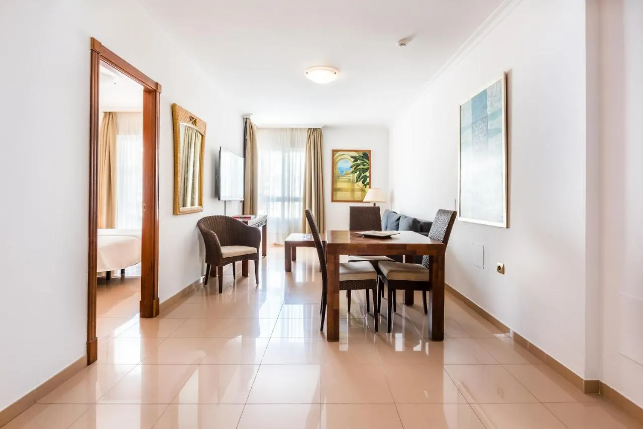 Toboso Apar - Turis Hotel Nerja 3*,