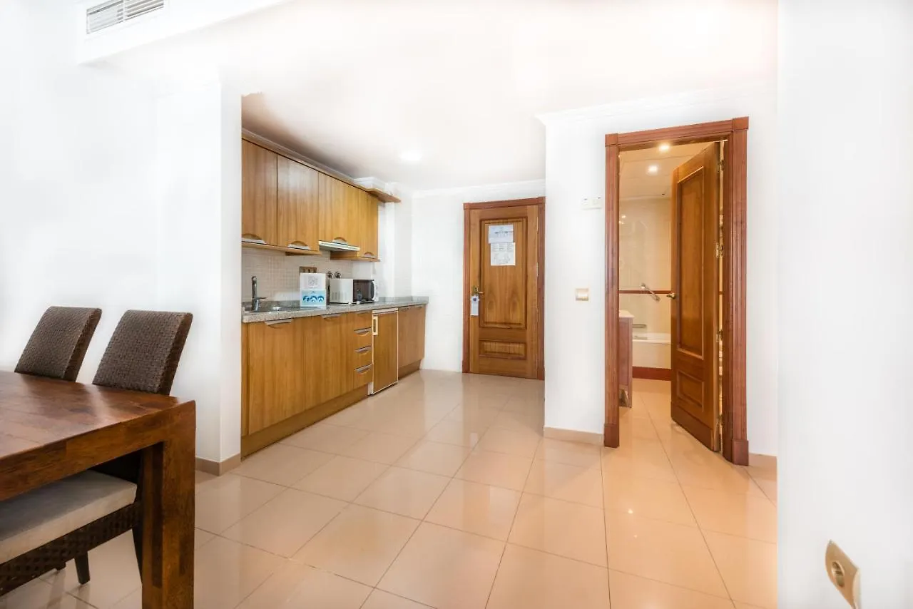 Toboso Apar - Turis Hotel Nerja