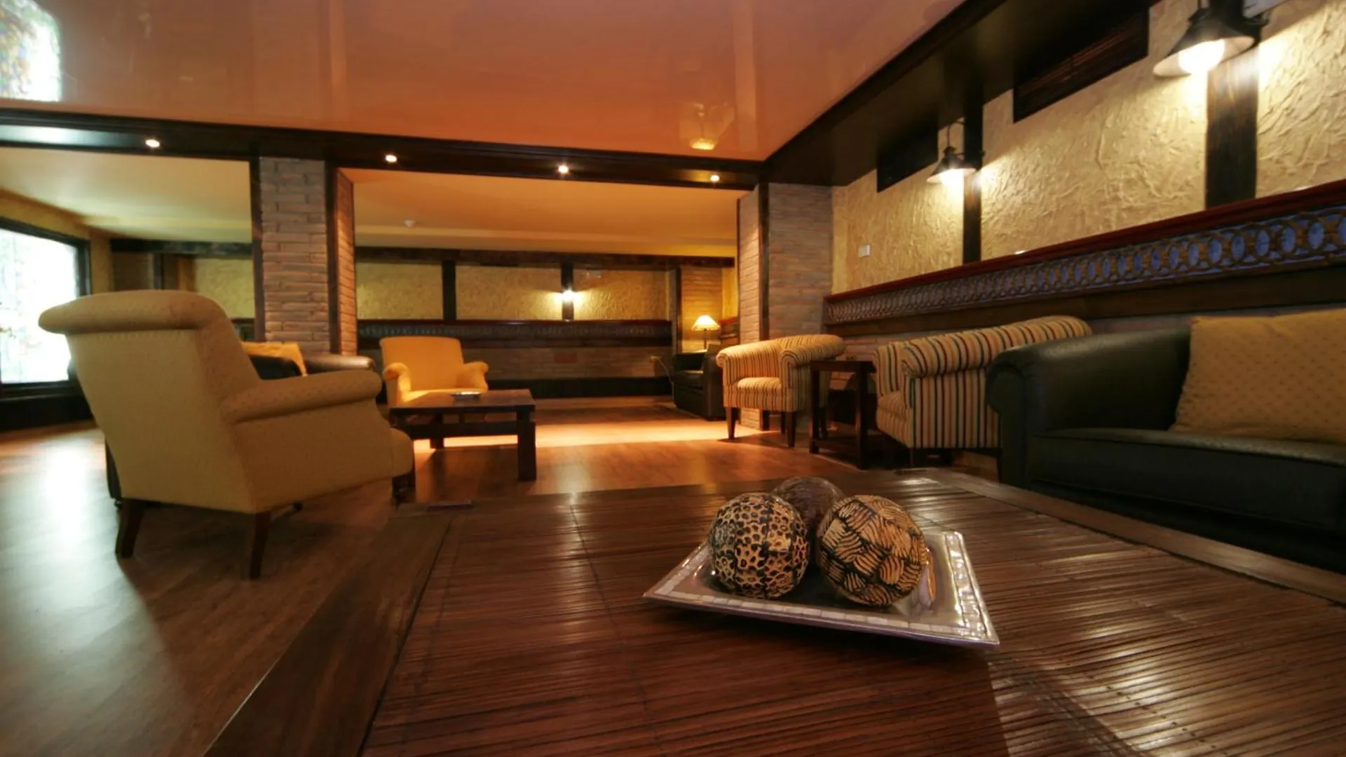 Toboso Apar - Turis Hotel Nerja